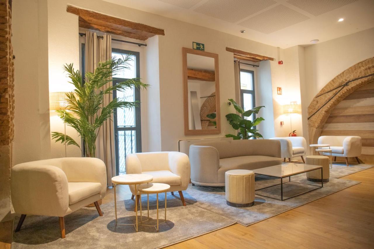 Nqn Aparts & Suites Sevilla Εξωτερικό φωτογραφία