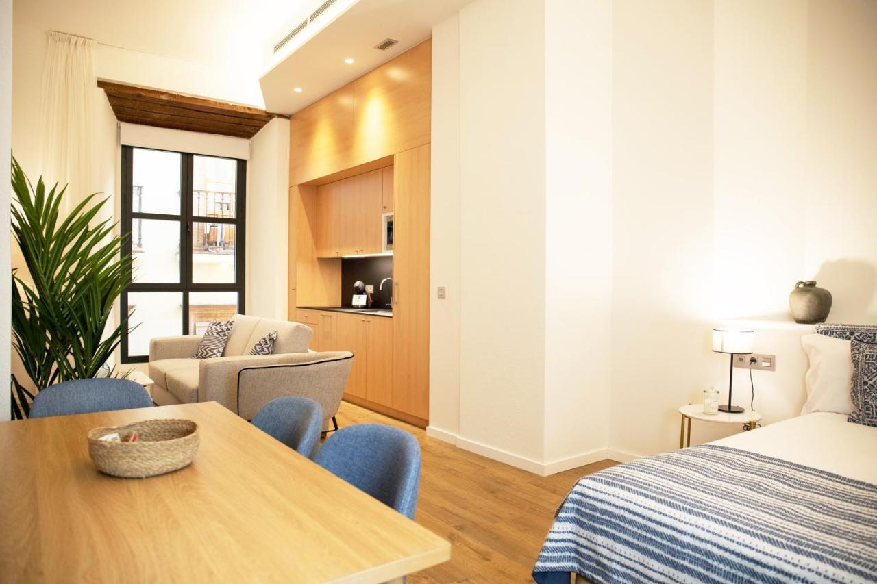 Nqn Aparts & Suites Sevilla Εξωτερικό φωτογραφία