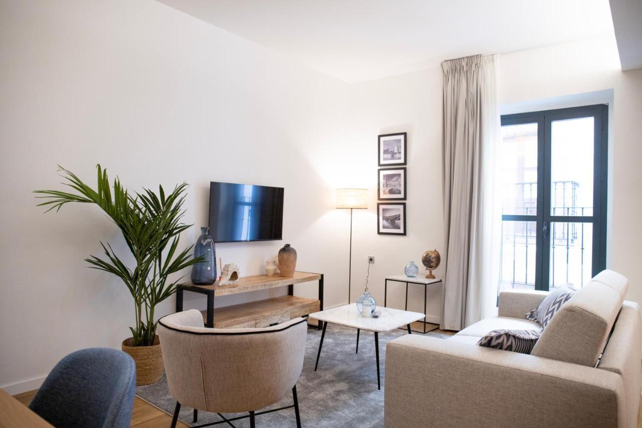 Nqn Aparts & Suites Sevilla Εξωτερικό φωτογραφία